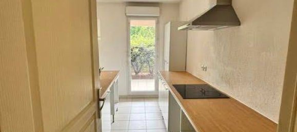 Studio in Le Pontet, France No. 329336 3