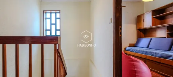 4 bedrooms House in Madalena, Portugal No. 93469 16