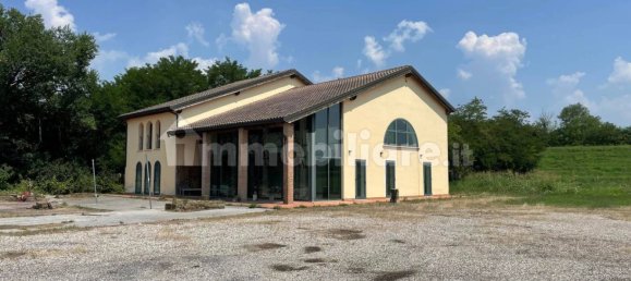 Коммерческая недвижимость с 3 комнатами в Канаро, Италия № 228381 16