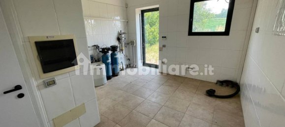 Коммерческая недвижимость с 3 комнатами в Канаро, Италия № 228381 4