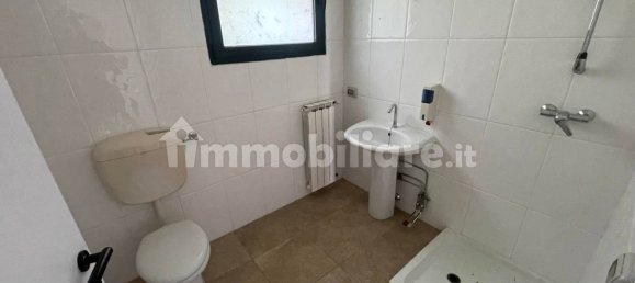 Коммерческая недвижимость с 3 комнатами в Канаро, Италия № 228381 8