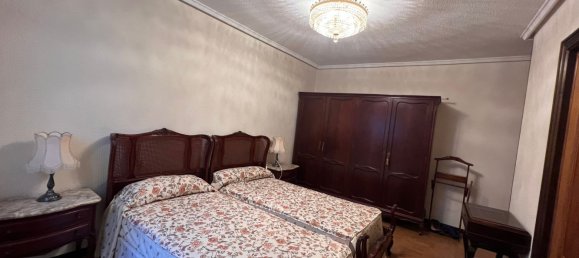 Apartamento de 4 dormitorios en Salamanca, Spain No. 107900 3