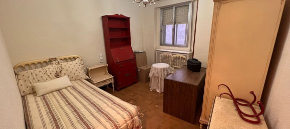Apartamento de 4 dormitorios en Salamanca, Spain No. 107900 2
