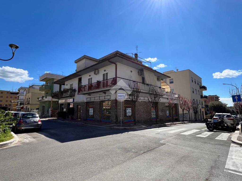 1-Zimmer Gewerbliche Immobilie in Aprilia, Italy, Nr. 47717