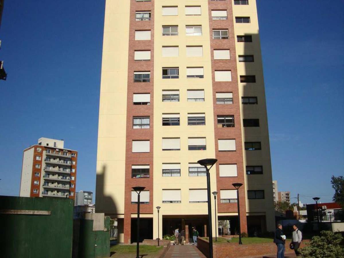 2 bedrooms House in Quilmes, Argentina No. 72352