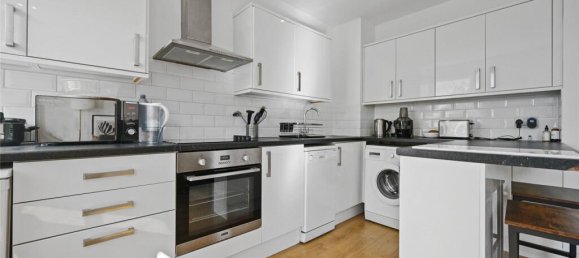 1 bedroom Apartment in London, United Kingdom No. 3701 3