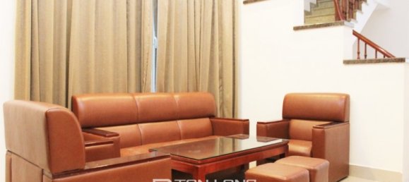 Villa de 4 dormitorios en Long Bien, Vietnam No. 853 2