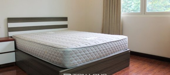 Villa de 4 dormitorios en Long Bien, Vietnam No. 853 5