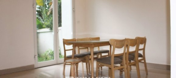 Villa de 4 dormitorios en Long Bien, Vietnam No. 853 3