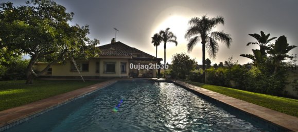 5 غرف نوم منزل في Estepona, Spain رقم 136368 3