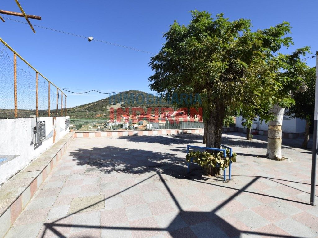 782m² Commercial property in Caceres, Spain No. 281127