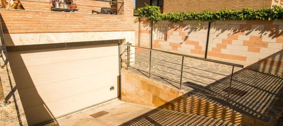 9 bedrooms House in Zaragoza, Spain No. 67593 2