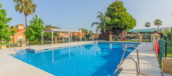 Adosado de 4 dormitorios en San Roque, Spain No. 158316 11