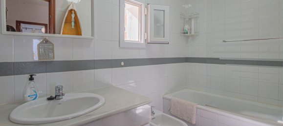 Adosado de 4 dormitorios en San Roque, Spain No. 158316 9