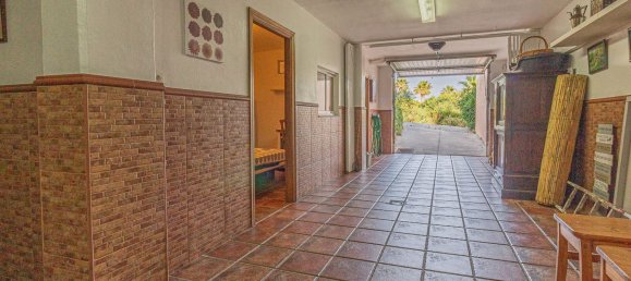 Adosado de 4 dormitorios en San Roque, Spain No. 158316 3