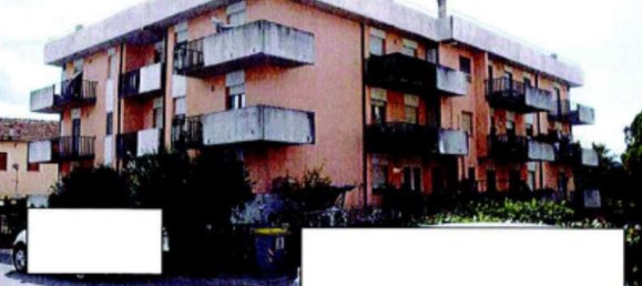 4 bedrooms Apartment in Umbertide, Italy No. 324435 3