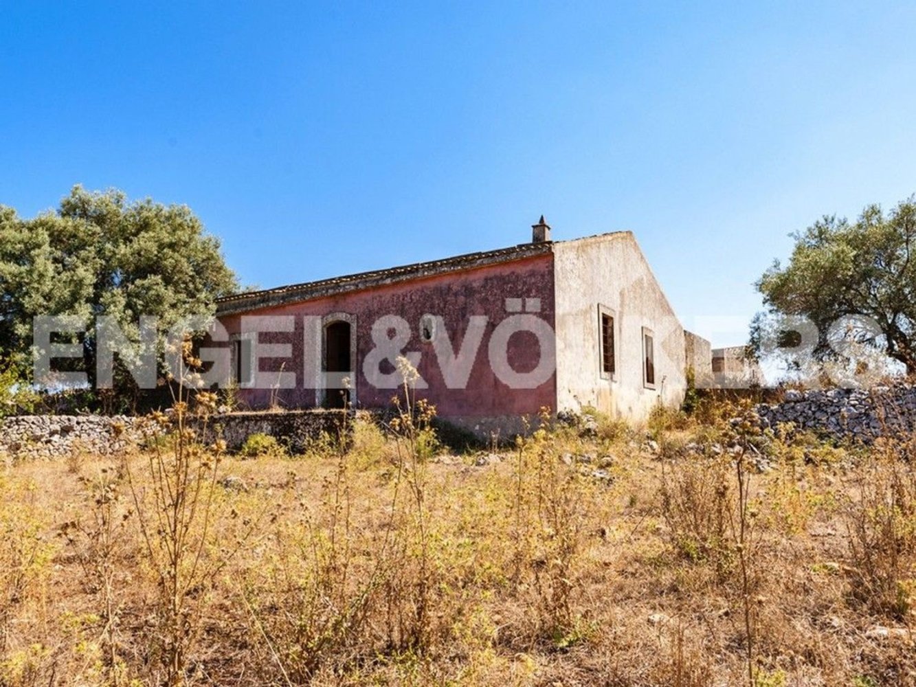 20 rooms House in Noto, Italy No. 178011