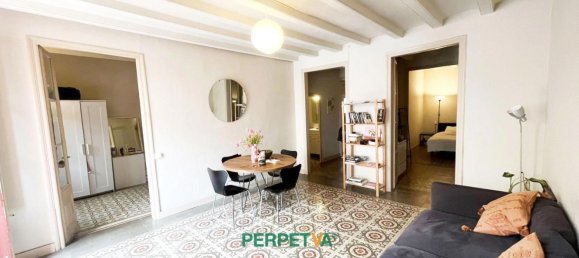 2 bedrooms Apartment in Ciutat Vella, Spain No. 114973 2