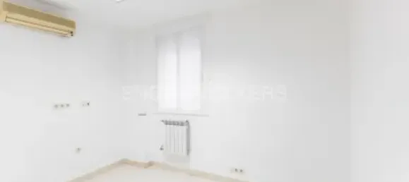 4 Schlafzimmer Wohnung in Cuatro Caminos, Spain, Nr. 185551 8