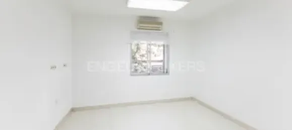 4 Schlafzimmer Wohnung in Cuatro Caminos, Spain, Nr. 185551 6