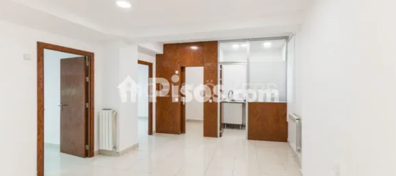 4 Schlafzimmer Wohnung in Cuatro Caminos, Spain, Nr. 185551 22