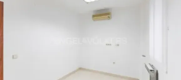 4 Schlafzimmer Wohnung in Cuatro Caminos, Spain, Nr. 185551 9