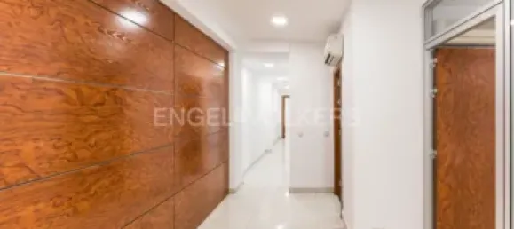 4 Schlafzimmer Wohnung in Cuatro Caminos, Spain, Nr. 185551 17