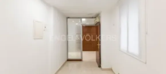 4 Schlafzimmer Wohnung in Cuatro Caminos, Spain, Nr. 185551 16