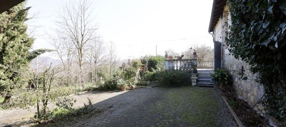 3 rooms House in Casina, Italy No. 94630 40