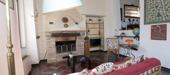 3 rooms House in Casina, Italy No. 94630 2