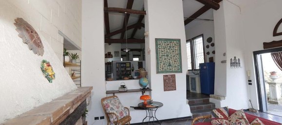 3 rooms House in Casina, Italy No. 94630 5