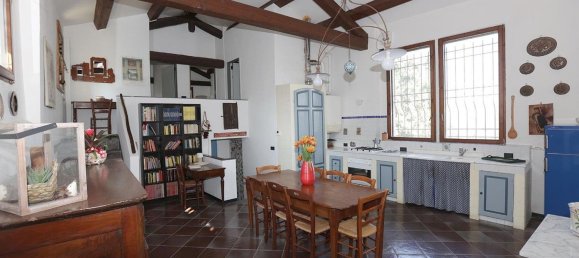 3 rooms House in Casina, Italy No. 94630 9