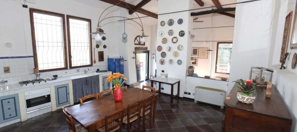 3 rooms House in Casina, Italy No. 94630 12