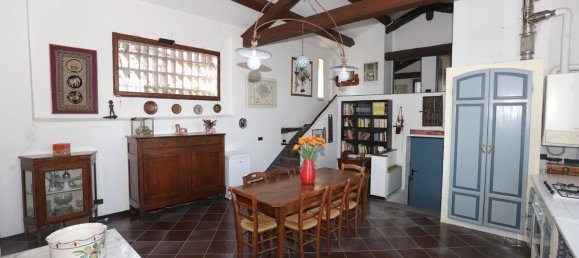 3 rooms House in Casina, Italy No. 94630 6