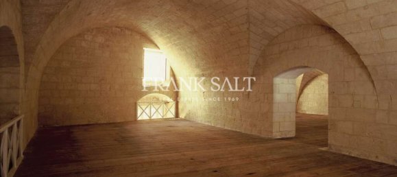 Büro in Birgu, Malta 492m², Nr. 11773 2