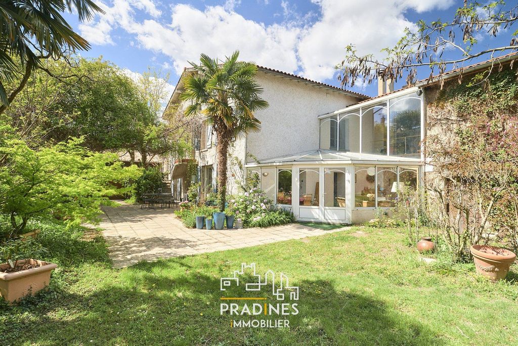 5 bedrooms House in Sablons, France No. 191985