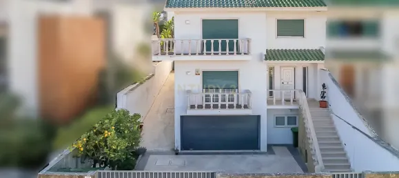 4 bedrooms Villa in Lisbon, Portugal No. 114542 2