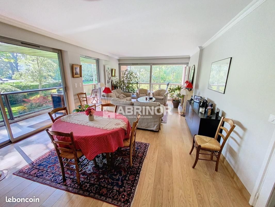 Квартира с 4 спальнями в Васкеаль, Франция № 338177