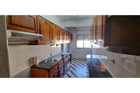 2 bedrooms Apartment in Amadora, Portugal No. 225710