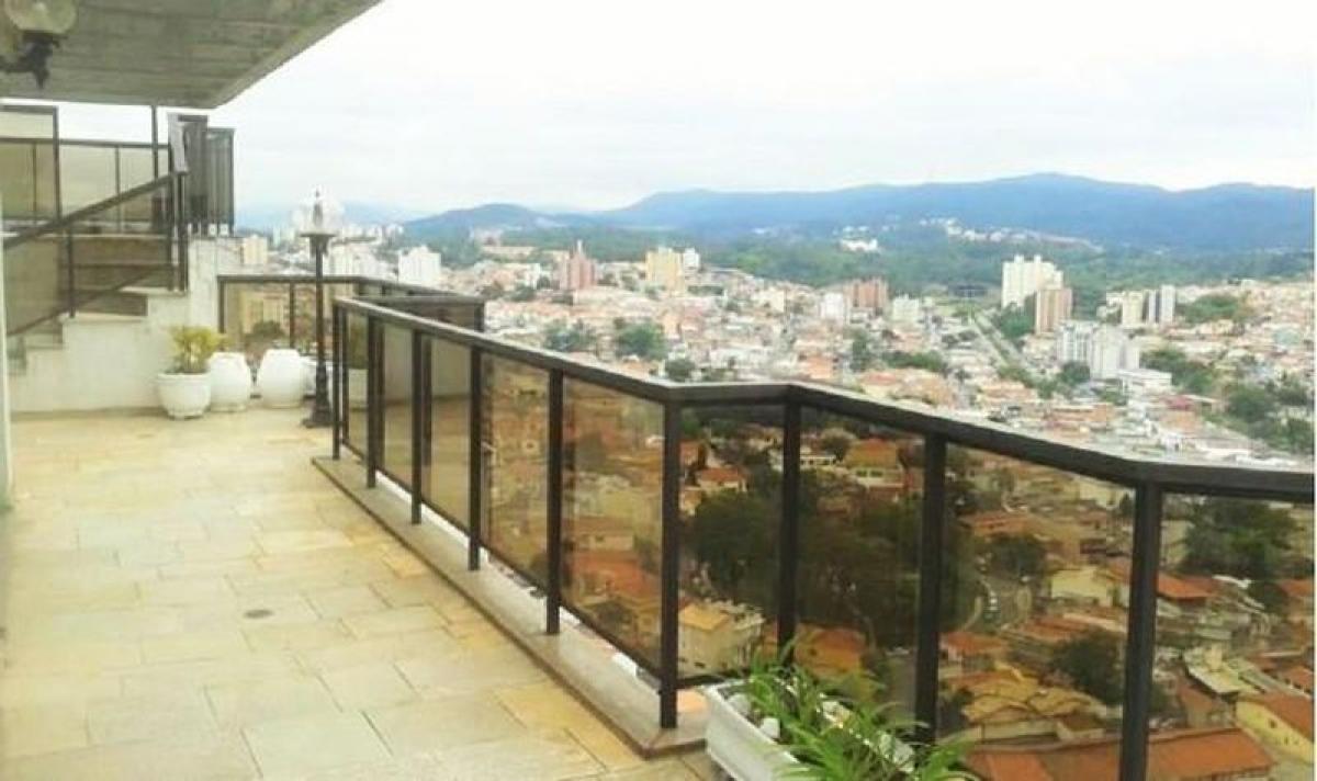 Casa de 4 dormitorios en Sao Paulo, Brazil No. 450029