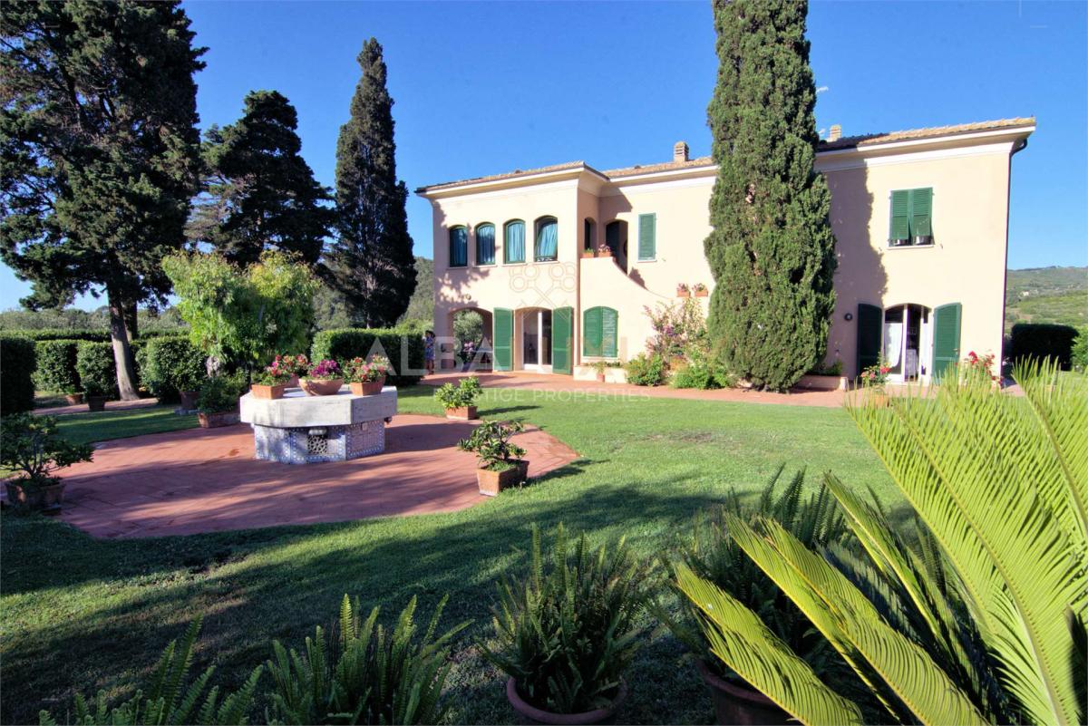 9 bedrooms Villa in Portoferraio, Italy No. 487