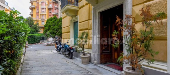 2 bedrooms Apartment in Genoa, Italy No. 311360 2