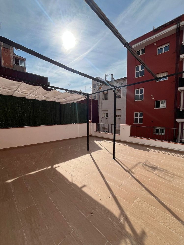 291m² Building in Sant Andreu, Spain No. 259674