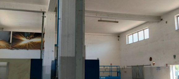 350m² Warehouse in Montefredane, Italy No. 303379 4