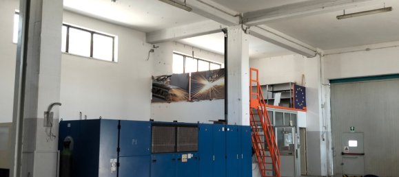 350m² Warehouse in Montefredane, Italy No. 303379 2