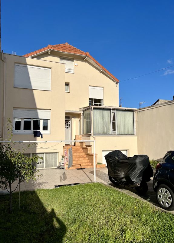 3 غرف نوم منزل في Drancy, France رقم 173347