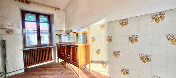 3 bedrooms House in Cirié, Italy No. 106467 6