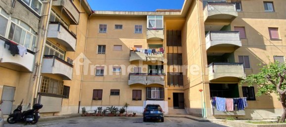 3 bedrooms Apartment in Messina, Italy No. 103714 3