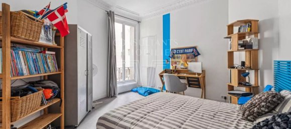 5 bedrooms Apartment in Paris, France No. 351606 10