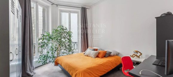 5 bedrooms Apartment in Paris, France No. 351606 8